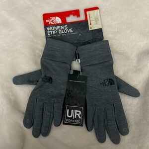 The Northface women gloves w/ETIP SIZE SMALL